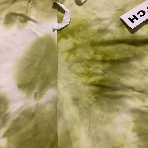 Tied Dyed  Sportelle shorts stretchy greenish size Small NWT 28$ from Be… - Picture 9 of 9